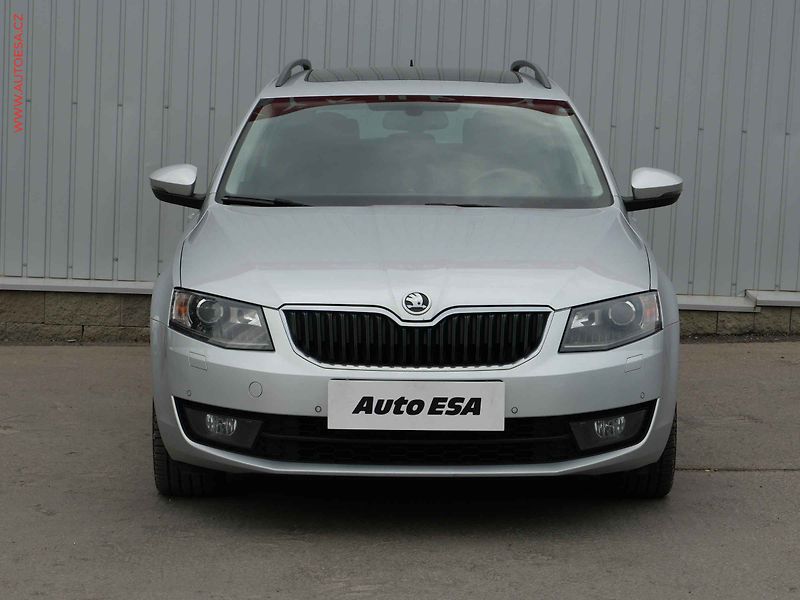 Škoda Octavia (2015) 2.0TDi, DSG, navi, bixen - fotka 2 z 19