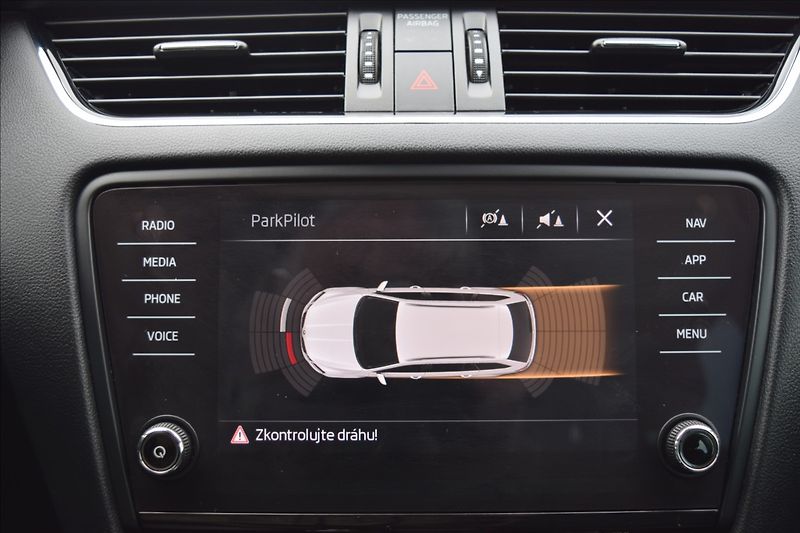 Škoda Octavia 1,6 TDI 85kw ALU KLIMA TAŽNÉ - fotka 43 z 48
