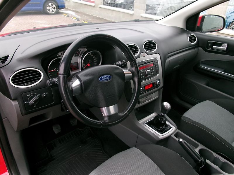 Ford Focus 1,6 - ZADÁNO - fotka 10 z 25