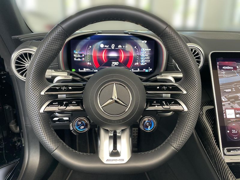 Mercedes-Benz SL 63 AMG 4Matic+ - fotka 14 z 27