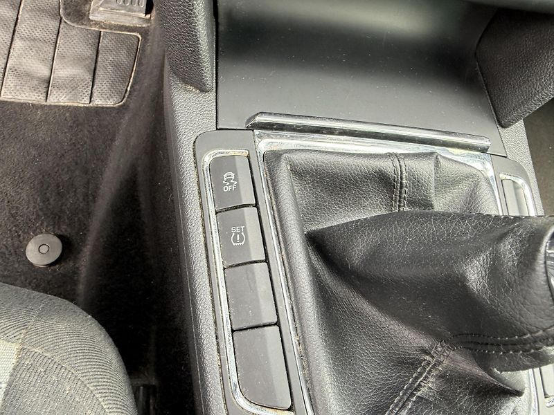 Škoda Superb 2.0 TDi 103kw  - fotka 13 z 29