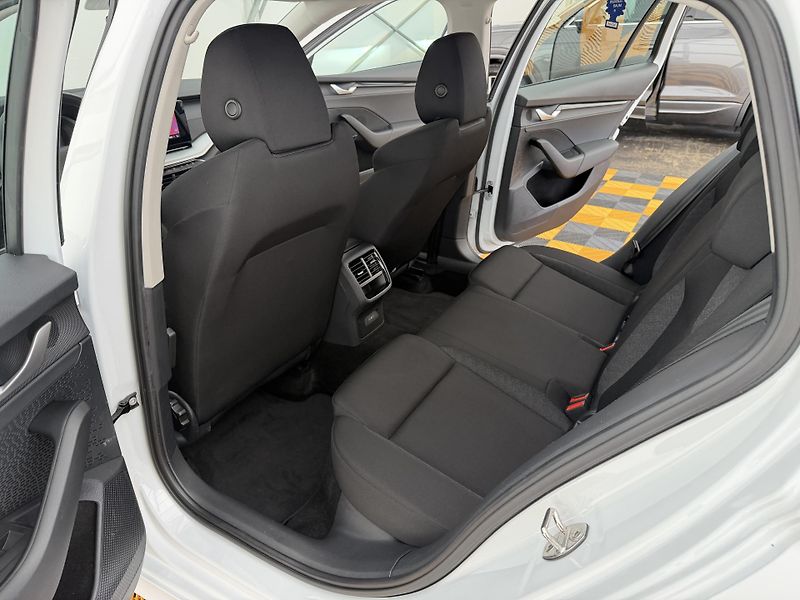Škoda Octavia 1.5e-Tsi*85kw*DSG*CZ*1-MAJ*DPH - fotka 11 z 36