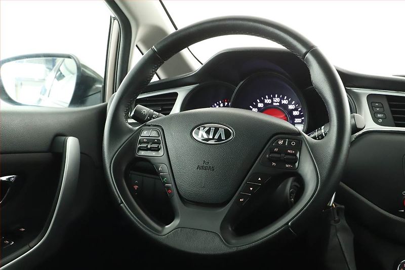 Kia Ceed (2017) 1.4 CVVT, Tempomat - fotka 11 z 11
