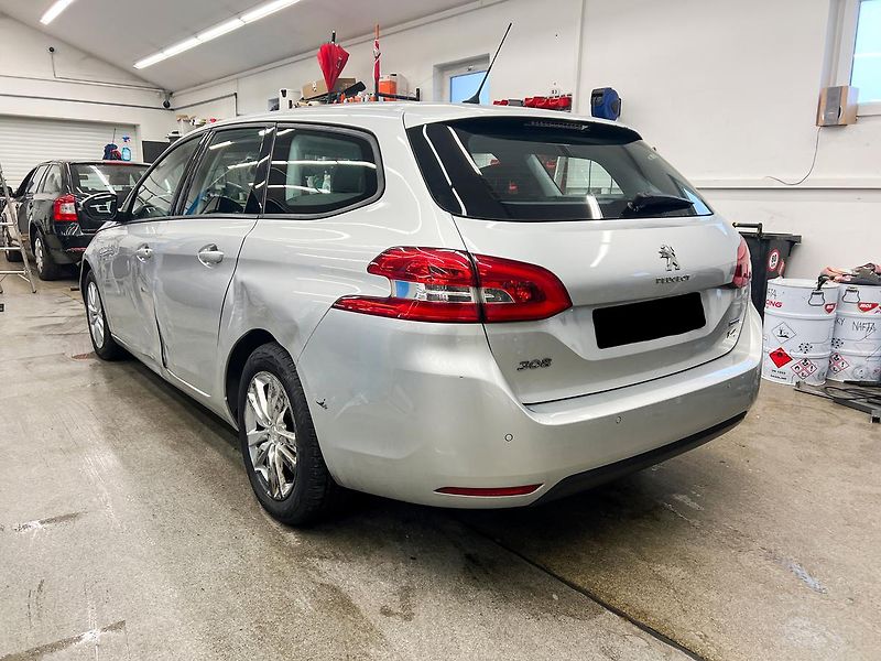 Peugeot 308 SW 1.6 BLUE HDI 88kW - fotka 4 z 18