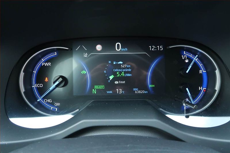 Toyota RAV4 (2019) 2.5 Hybrid - fotka 11 z 30