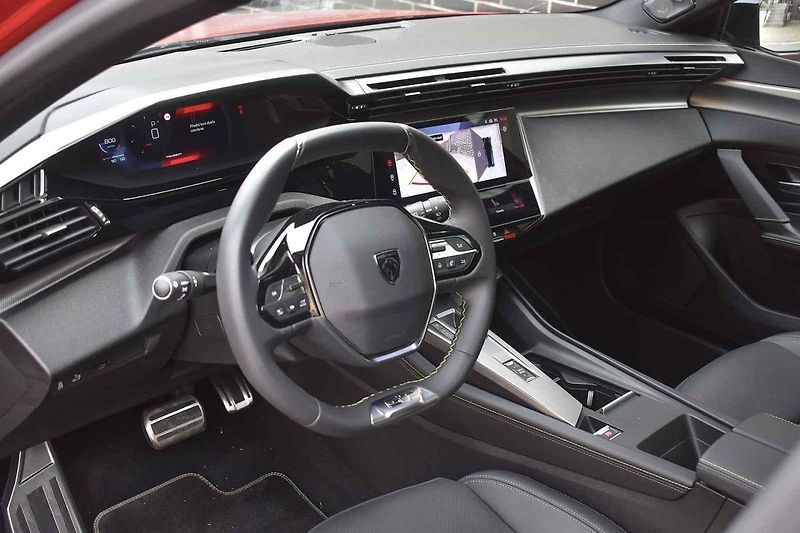 Peugeot kombíky umí. Platí to i novém 308 SW