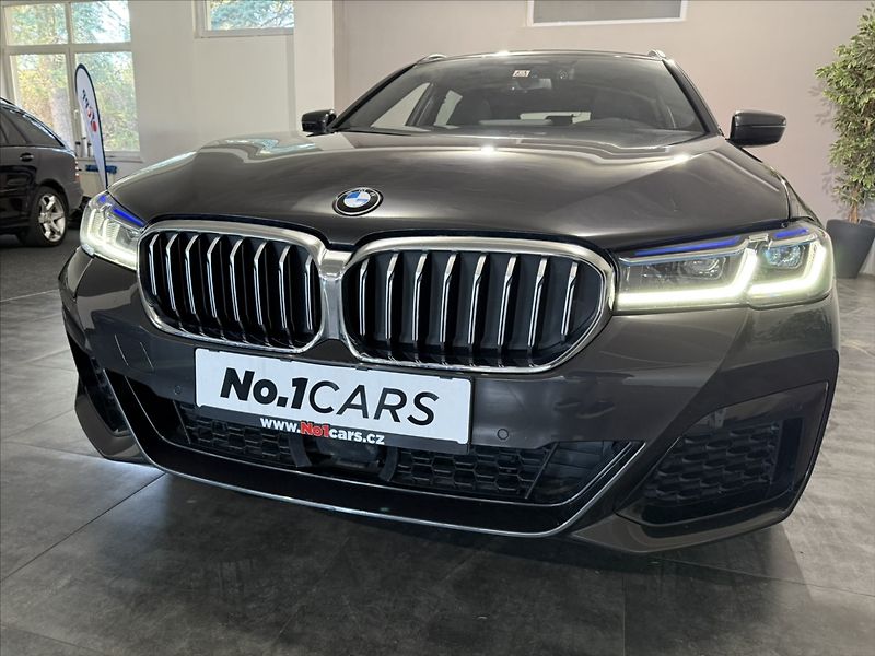 BMW Řada 5 3,0   530D M-PAKET PANO LASER - fotka 45 z 48
