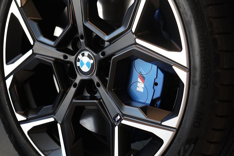 BMW X1 M35i xDrive, Panorama, Head-up - fotka 6 z 50