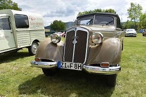 Ve Varnsdorfu se potkali majitelé několika desítek automobilových veteránů.