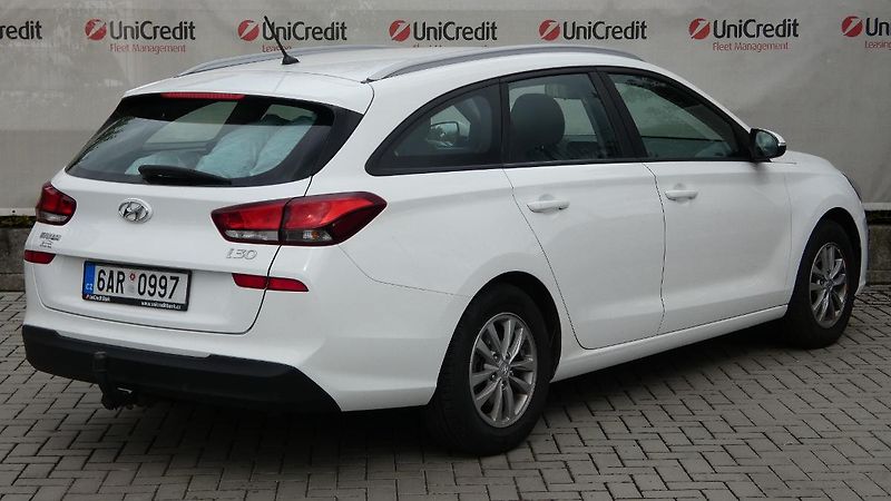 Hyundai i30 Kombi 1,0 T-GDI Trikolor - fotka 3 z 24