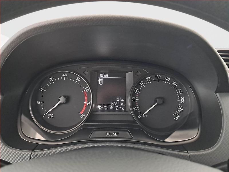 Škoda Fabia (2016) 1.2 TSI, Serv.kniha - fotka 11 z 15