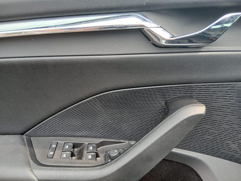 Škoda Octavia 2.0 TDI,STYLE INDIVIDUAL - fotka 20 z 58