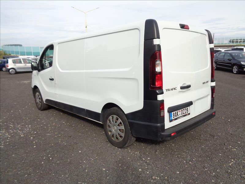 Renault Trafic 2,0   automat - fotka 7 z 15