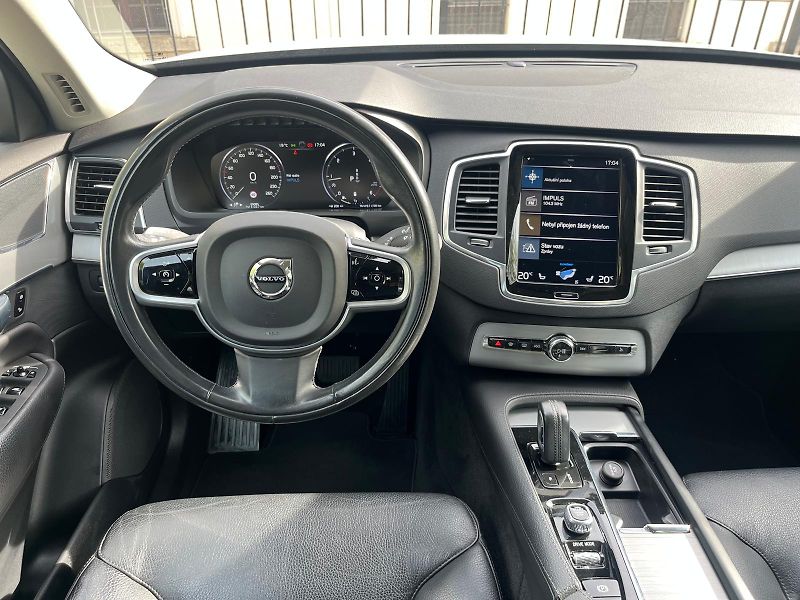 Volvo XC90 Momentum B5 2.0d / DPH / - fotka 16 z 18