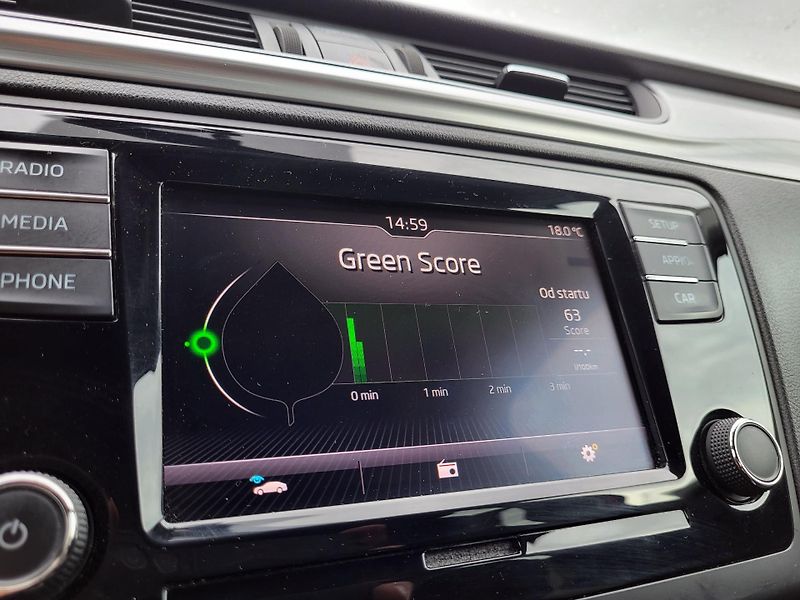 Škoda Rapid 1.0 TSI 81kW AMBITION *ČR - fotka 17 z 44