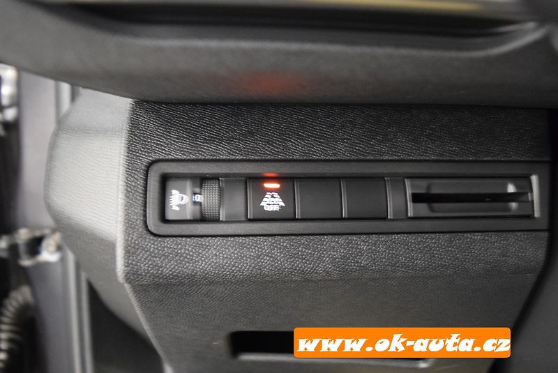 Peugeot 3008 1.5 BHDI AUTOMAT ACTIVE PACK - fotka 36 z 59