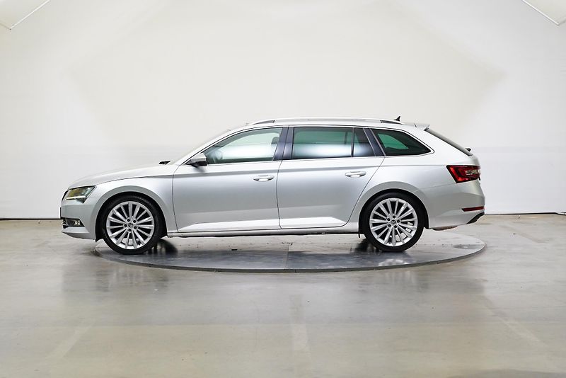 Škoda Superb - fotka 3 z 27