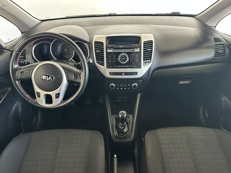 Kia Venga 1,4i 66kW, 1.majitel - fotka 9 z 17