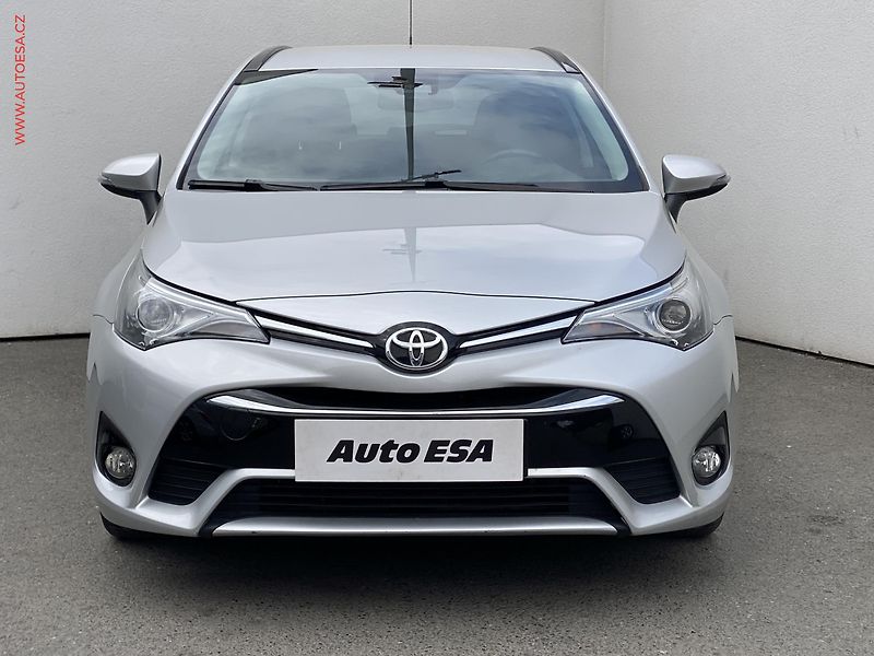 Toyota Avensis (2016) 2.0 D-4D, Sport, kůže, +ALU - fotka 2 z 18