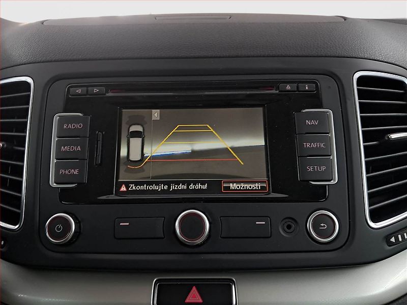 Seat Alhambra (2015) 2.0 TDI, Automat, 7 míst, Navi - fotka 17 z 21