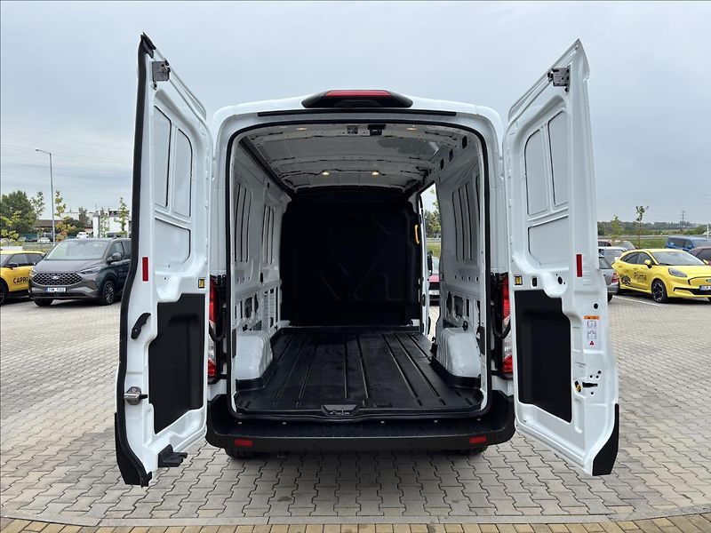 Ford Transit 2,0 EcoBlue 96kW L3 DPH - fotka 10 z 39