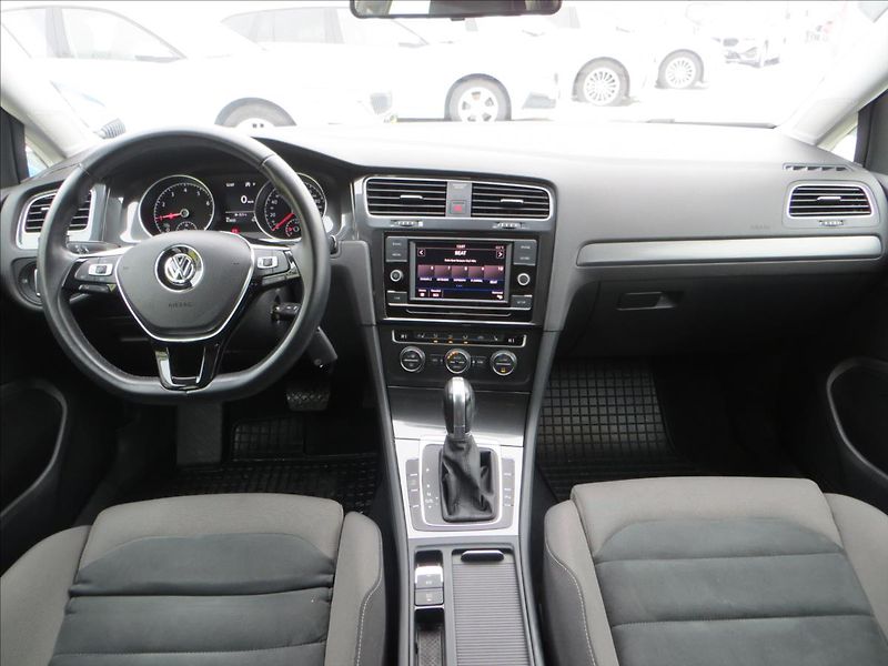 Volkswagen Golf 1,0 TSI 85kW Comfortline DSG - fotka 24 z 24