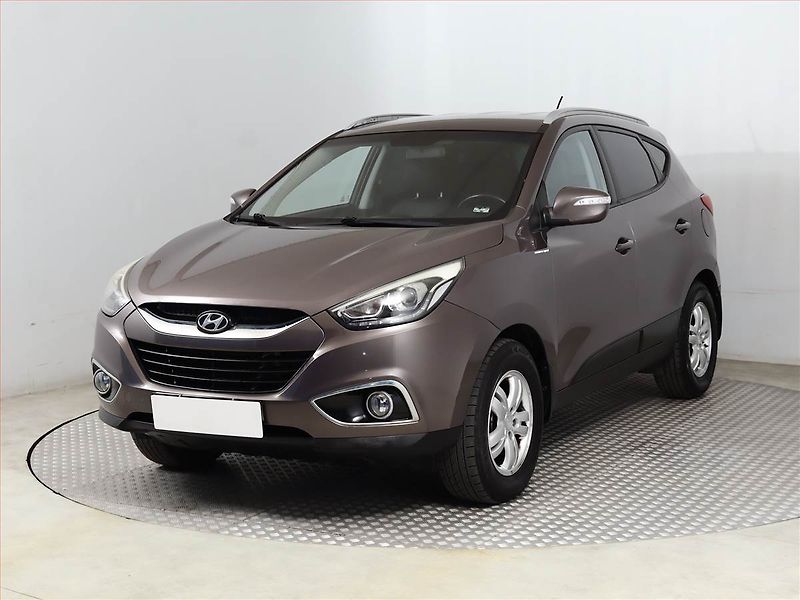 Hyundai ix35 (2014) 2.0 CRDi, 4X4, Serv.kniha - fotka 2 z 16