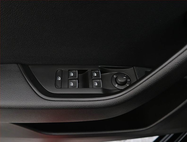 Škoda Superb (2015) Style 2.0 TDI, Automat, Kůže - fotka 27 z 27