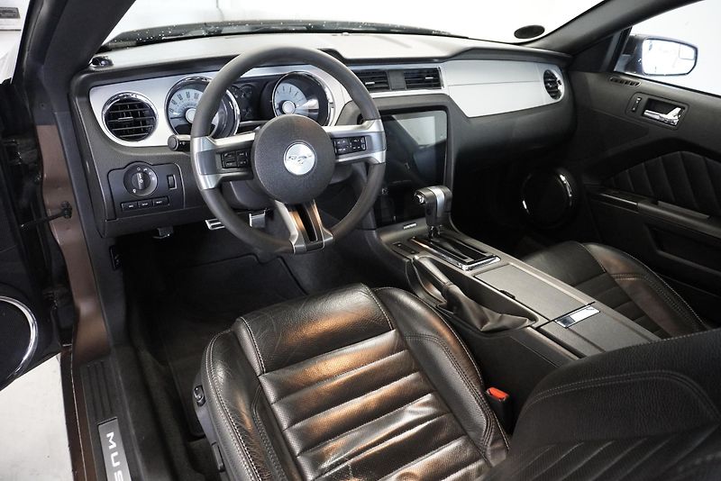 Ford Mustang 3.7i V6 TOP STAV a SERVIS - fotka 15 z 38