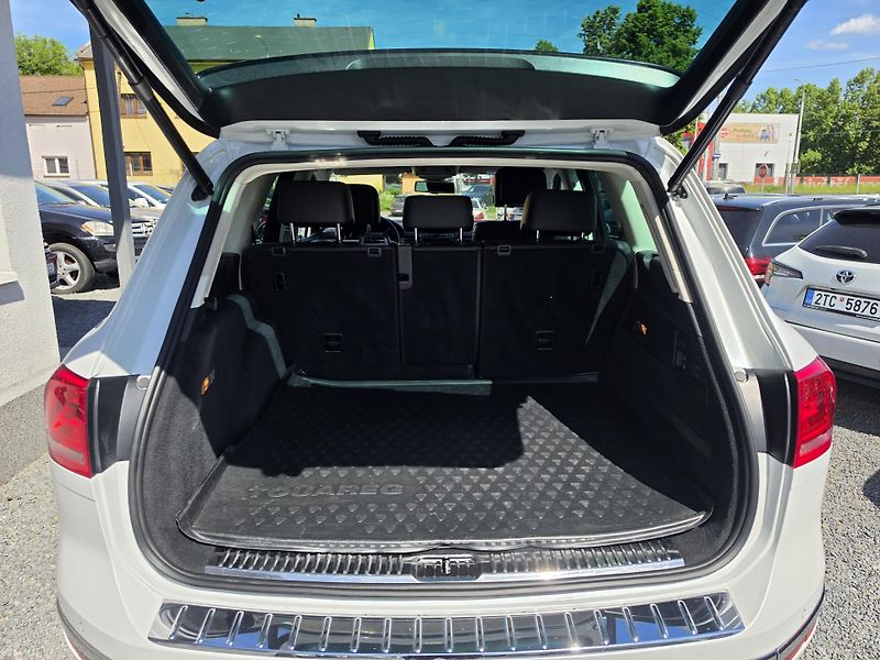 Volkswagen Touareg 3.0 TDI 4Motion Dyn Aud R-Line - fotka 5 z 24