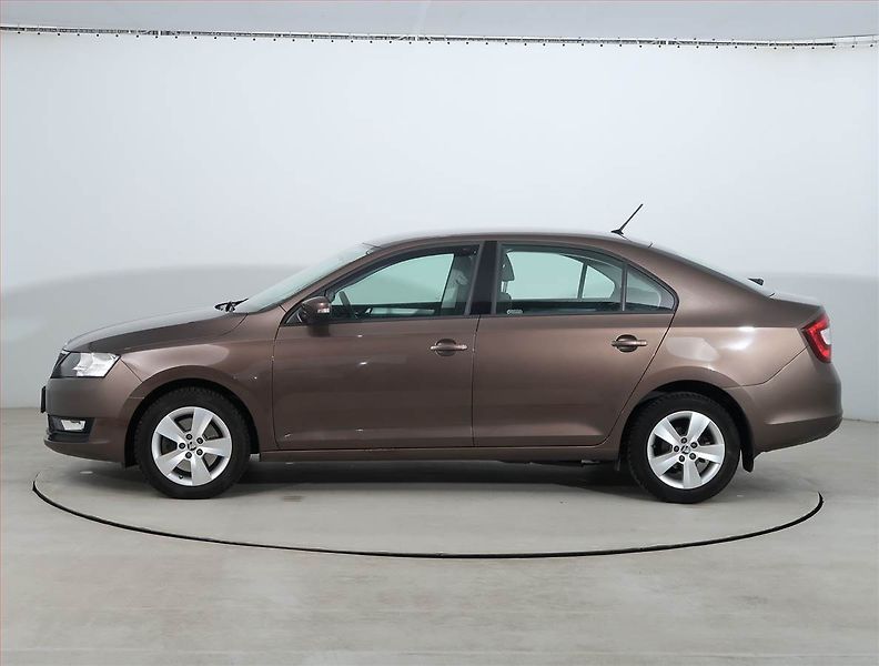 Škoda Rapid (2019) 1.0 TSI, Park. senzory - fotka 3 z 18