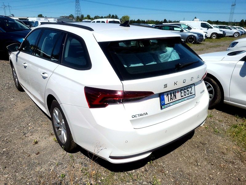 Škoda Octavia (2026) SELECTION 1,5 TSI 85 kW DSG - fotka 4 z 16