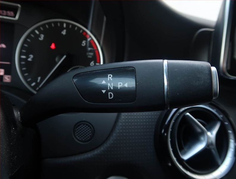 Mercedes-Benz Třídy A (2013) A 180 CDI , Automat, Kůže - fotka 13 z 18