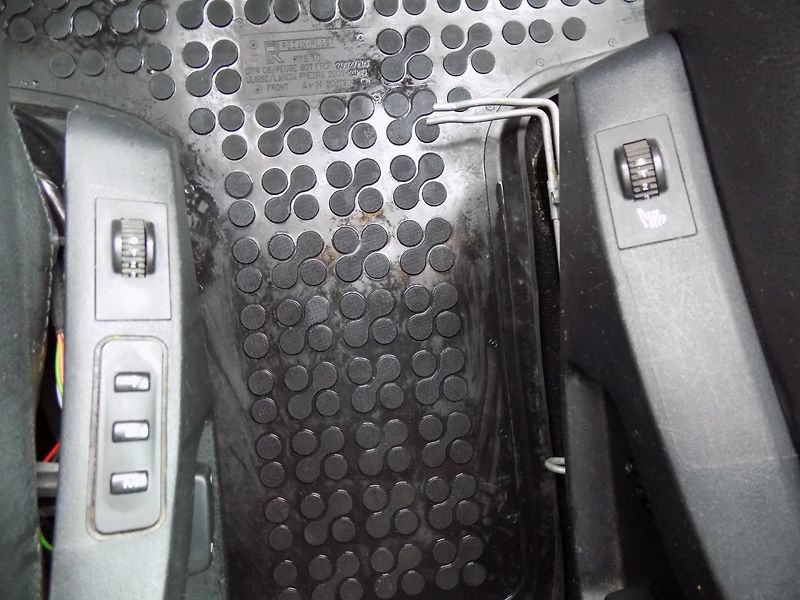 Peugeot 807 (2009) 2.0HDi/7.Míst/NAVI/LED/ - fotka 31 z 36