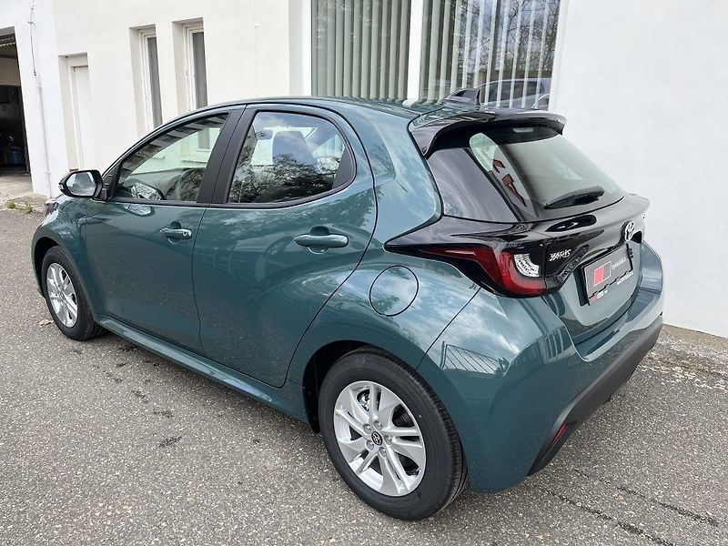Toyota Yaris 1.5L HEV116 CVT Comfort - fotka 5 z 26