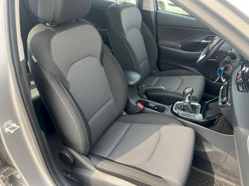 Hyundai i30 (2024) i 30 - fotka 16 z 36