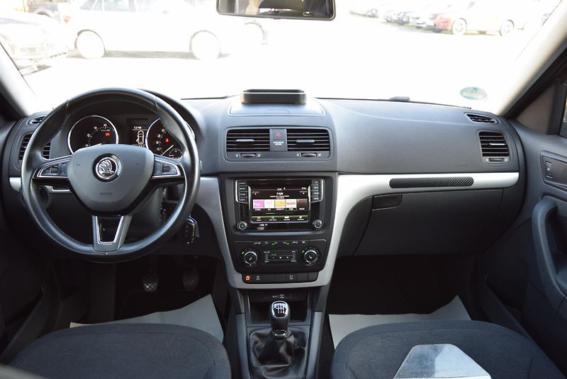 Škoda Yeti (2016) 1.4TSI 92kw AMBITION SMARTLINK - fotka 16 z 49