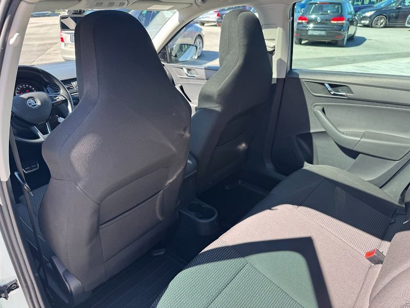 Škoda Rapid (2015) Spaceback Style + 1.4 TSI DSG - fotka 14 z 31