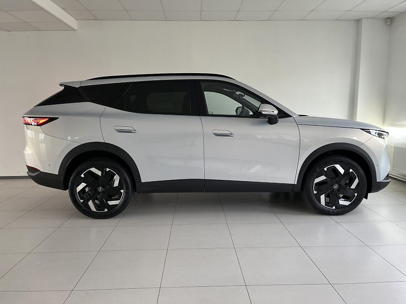 Omoda 7 (2026) 1.6 TGDI PREMIUM - fotka 4 z 25