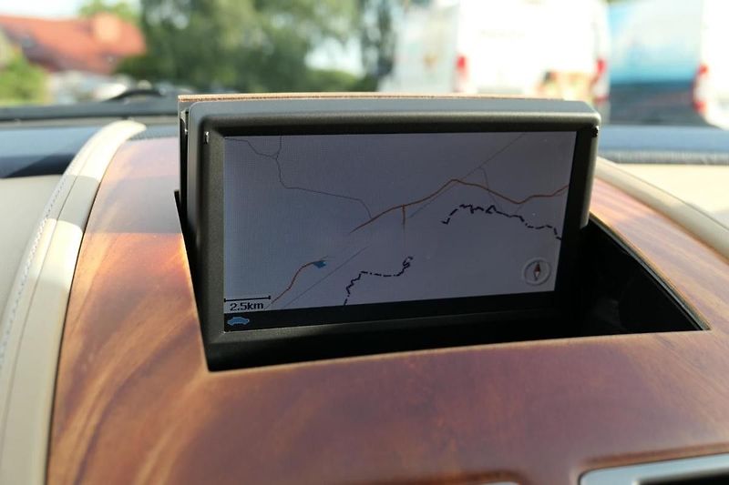 Aston Martin DB9 6,0i top stav - fotka 19 z 24