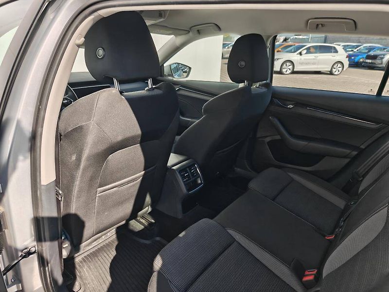 Škoda Octavia Ambition 6MP 2,0TDI - fotka 7 z 21