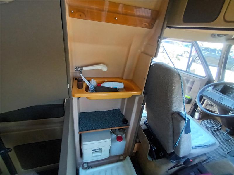 Volkswagen Caravelle 1,9 i,T3 Westfalia,SPRCHA,WC, - fotka 29 z 49