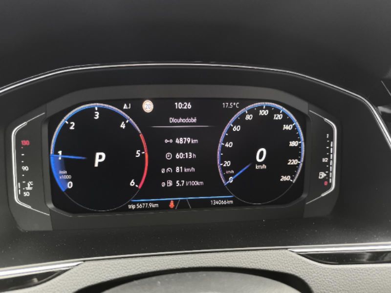 Volkswagen Passat 2.0TDi DSG  Business Premium - fotka 11 z 23