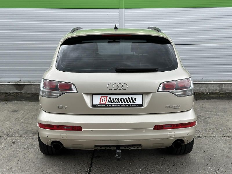 Audi Q7 3.0TDi V6 4x4 Tiptronic 233PS - fotka 5 z 48