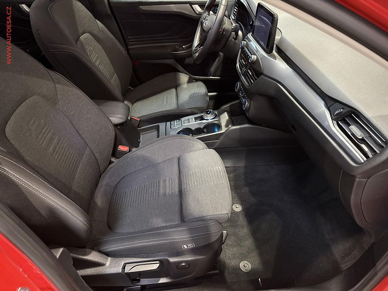 Ford Focus (2019) 1.5TDCi, Active, AT, LED - fotka 12 z 27