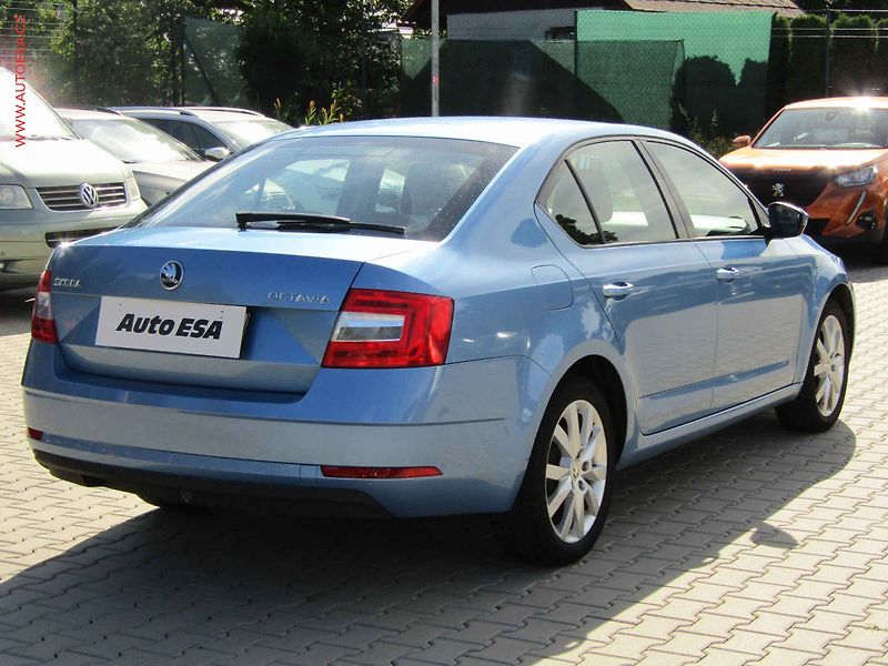 Škoda Octavia (2018) 1.0 TSi, ČR, AC, výhřev sed - fotka 4 z 14