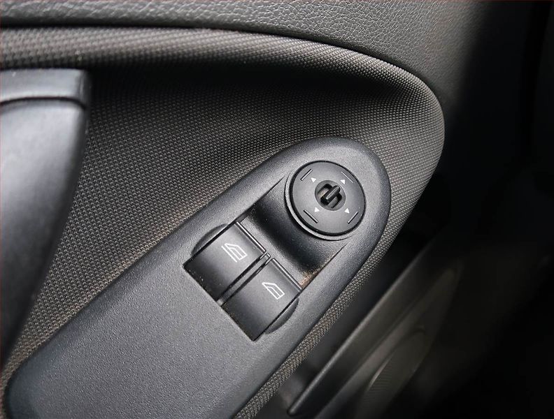 Ford C-MAX (2009) 1.6, po STK, slušný stav - fotka 17 z 21
