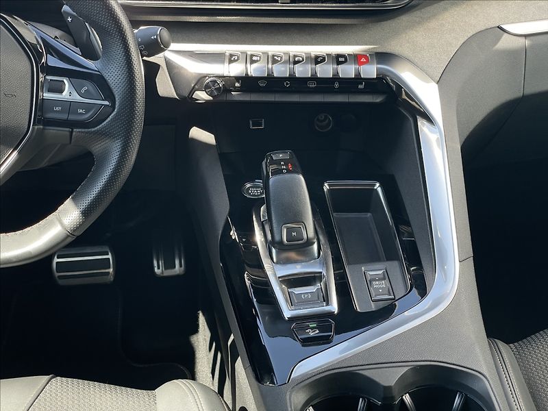 Peugeot 3008 1,5 BlueHDi AT8 LED+Kamera  GT - fotka 12 z 23