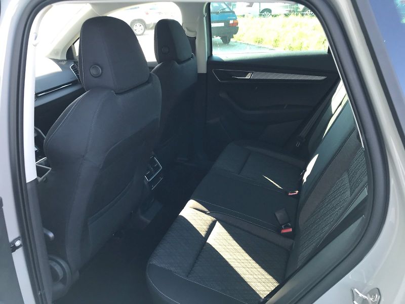Škoda Karoq (2024) SEL TS 110/1.5 M6F - fotka 14 z 24