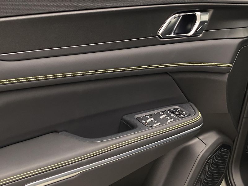 Lynk & Co 01 (2025) CORE PHEV AUT CZ 1.maj - fotka 28 z 95